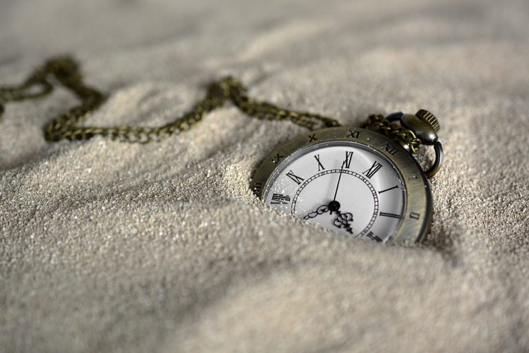 pocket-watch sand time