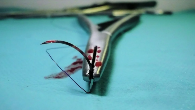 Forcepts needle blood suture