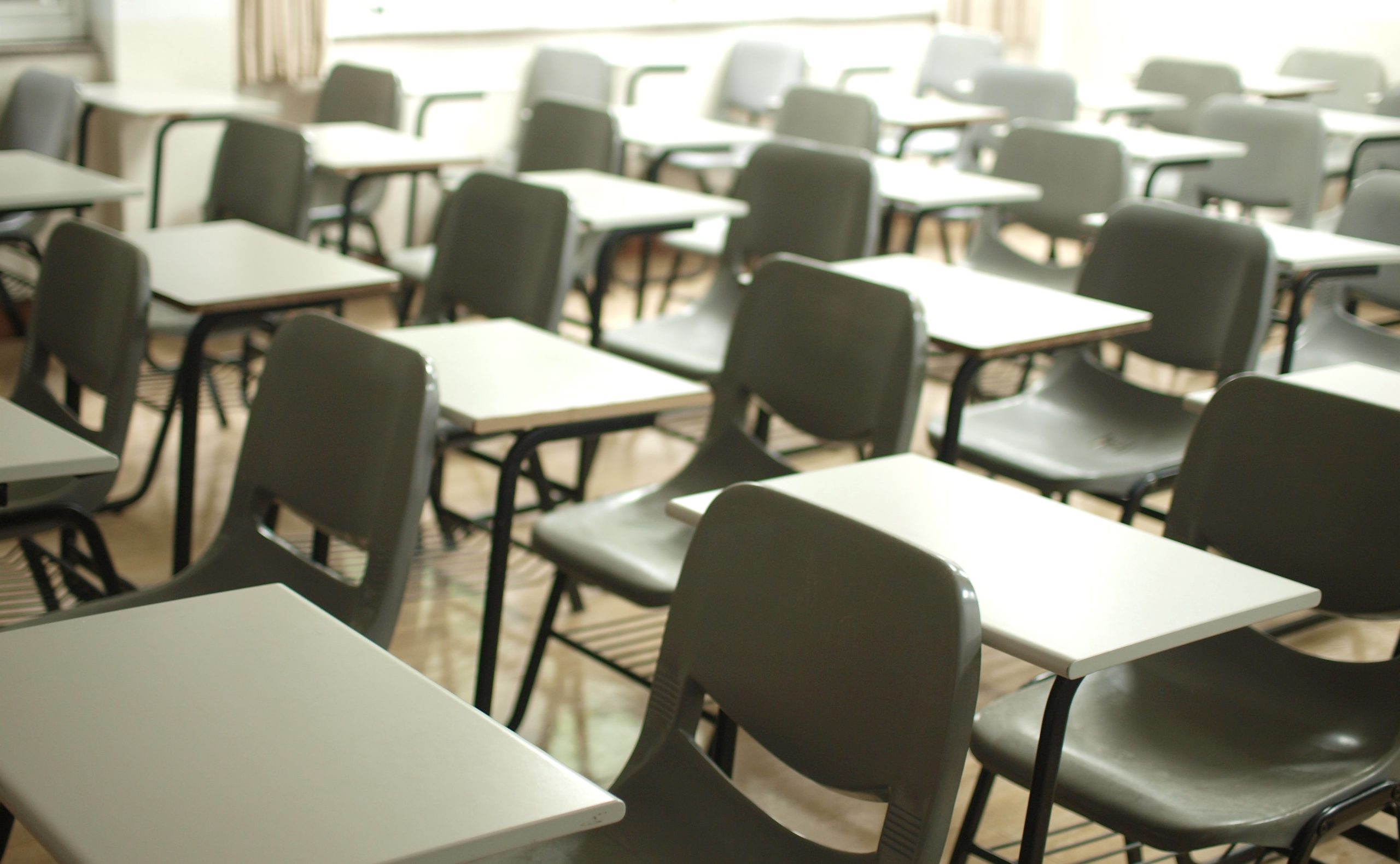 classroom seats desks empty