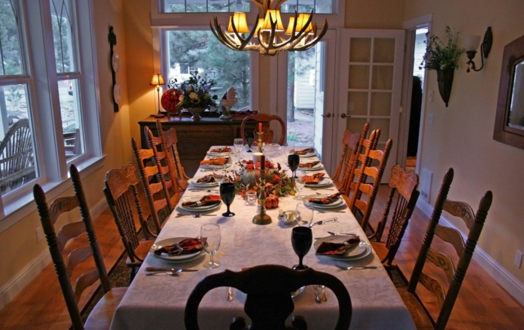 Thanksgiving table free images