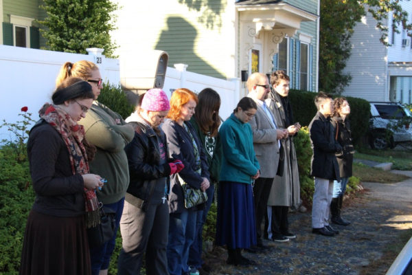 Praying outside Planned Parenthood