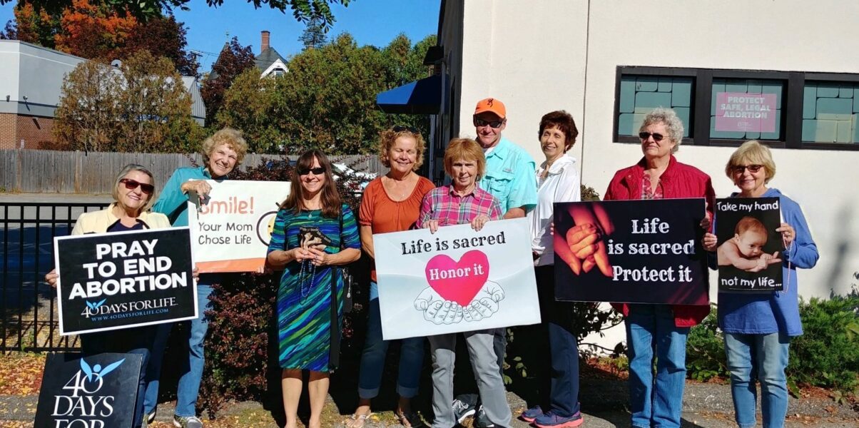 10-31-21 cropped Pro-life outside abortion clinic Beth Scaer