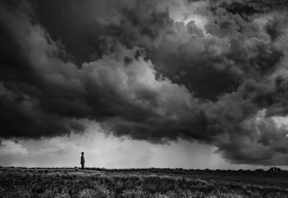 Storm clouds child plaines