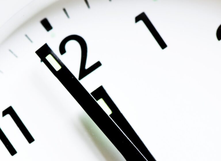 clock face time midnight pexels-pixabay