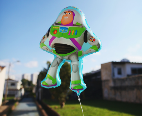 Buzz lightyear baloon original Photo by Silvana Carlos on Unsplash